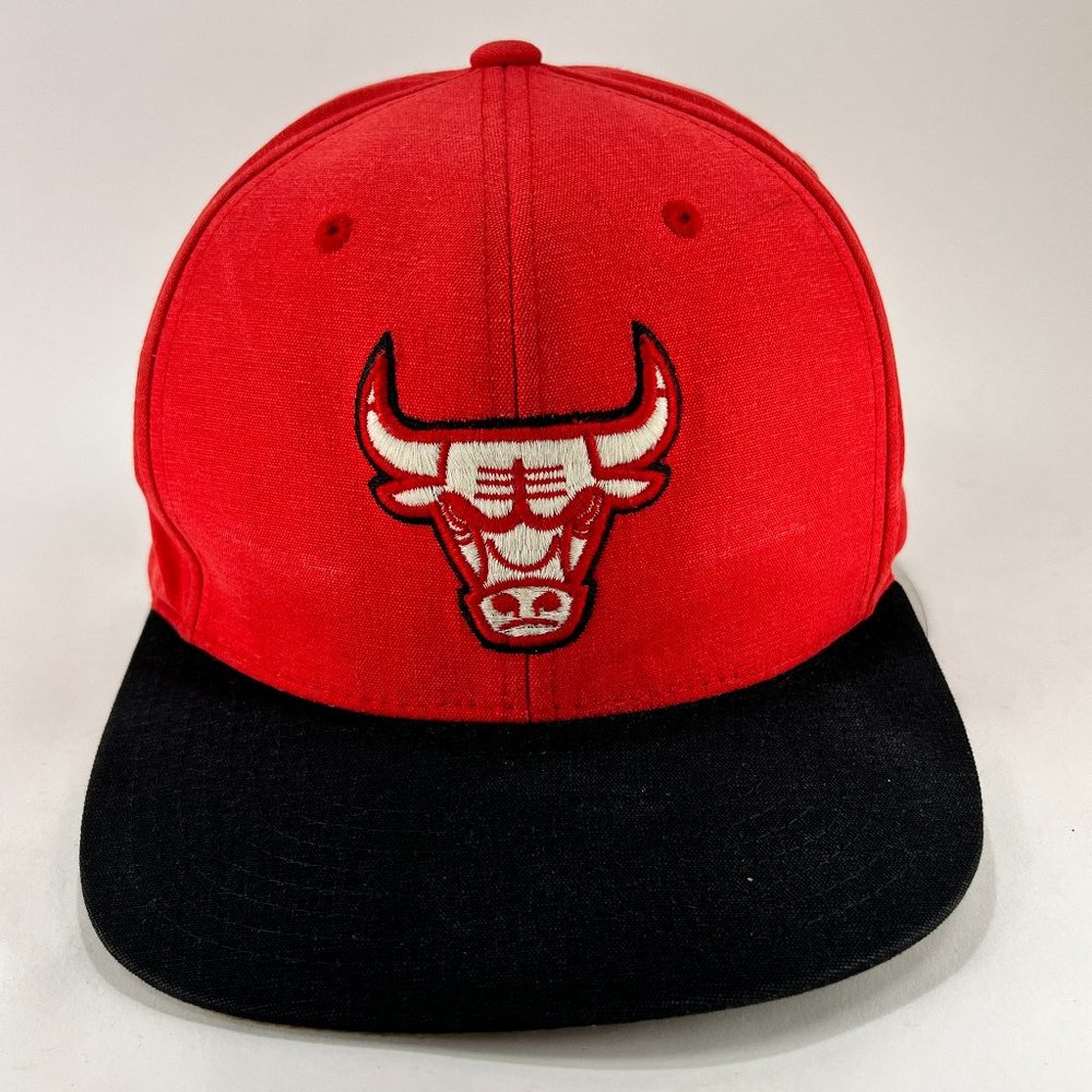 Chicago Bulls NBA Mitchell Ness Snapstrap Hat Cap Red Black Basketball Mens